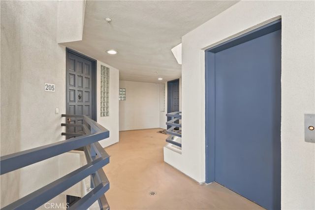 4167 Warner 205, Huntington Beach, CA 92649