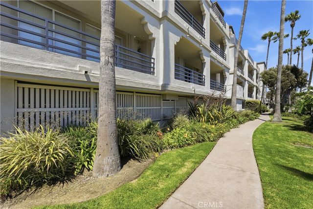 4167 Warner 205, Huntington Beach, CA 92649