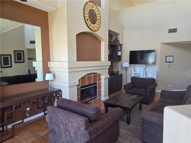 4167 Warner 205, Huntington Beach, CA 92649