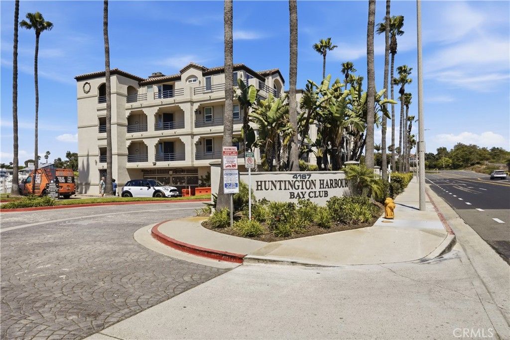 4167 Warner 205, Huntington Beach, CA 92649