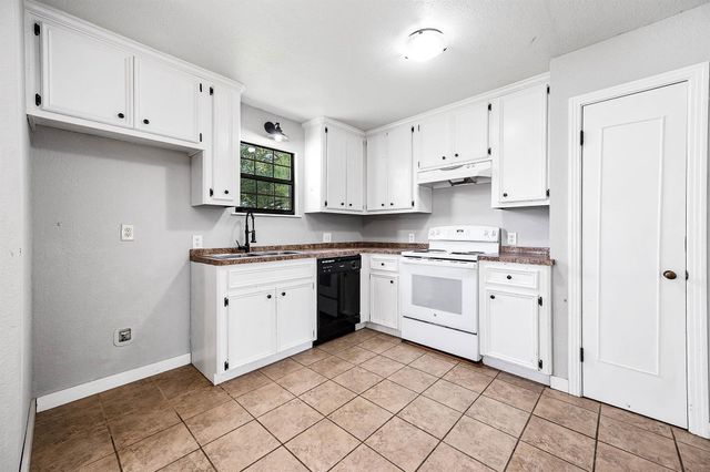 2474 Gates Road, Alvin, TX 77511