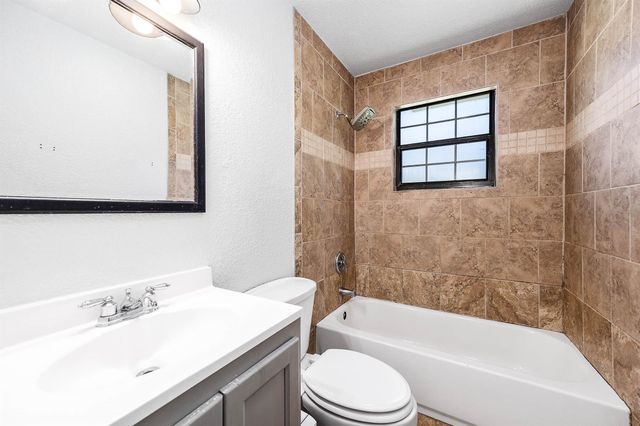 2474 Gates Road, Alvin, TX 77511