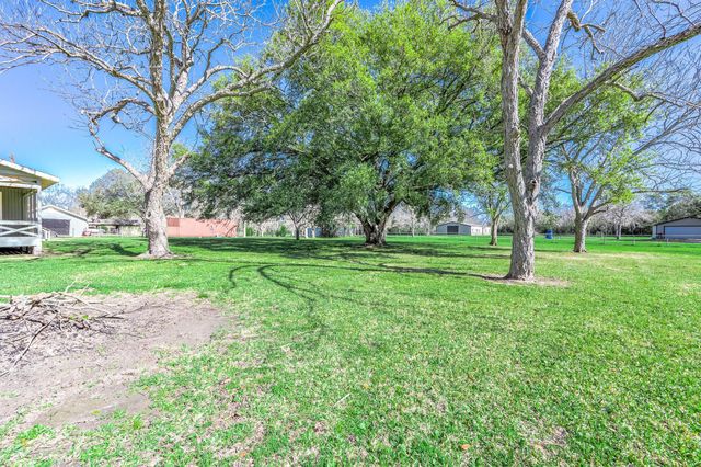 2474 Gates Road, Alvin, TX 77511