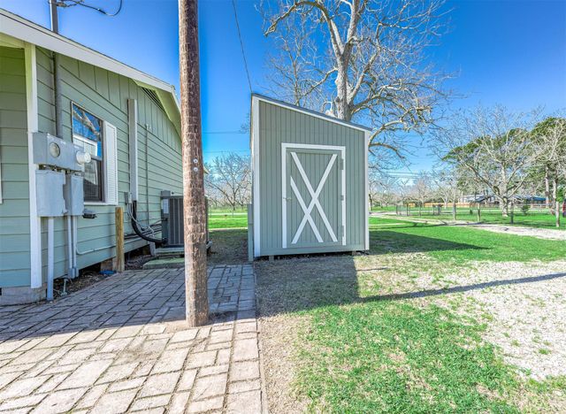 2474 Gates Road, Alvin, TX 77511