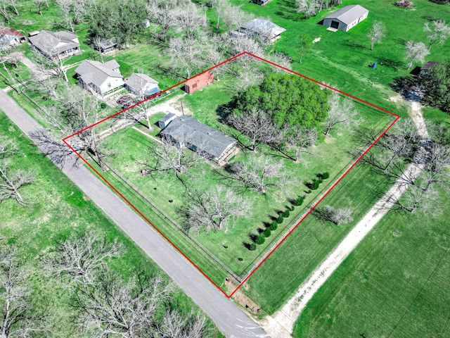 2474 Gates Road, Alvin, TX 77511