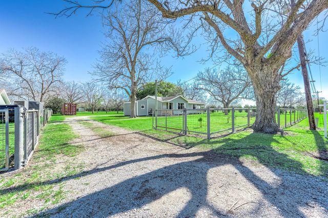 2474 Gates Road, Alvin, TX 77511