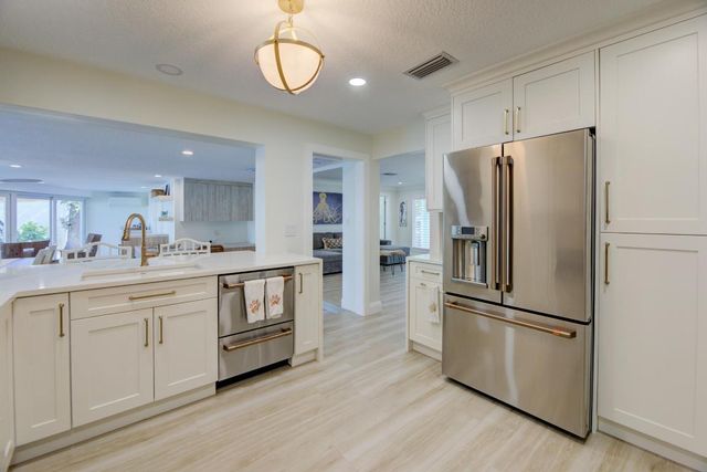 521 SE 4 Court, Pompano Beach, FL 33060