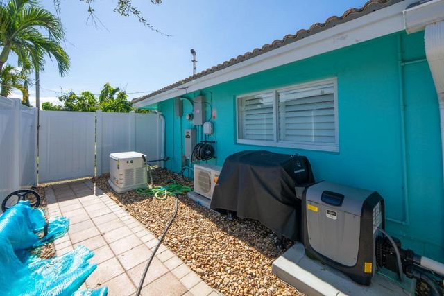521 SE 4 Court, Pompano Beach, FL 33060