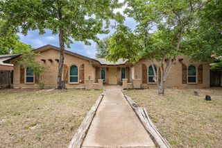 805 N Fielder Road, Arlington, TX 76012