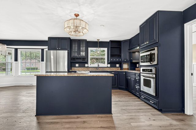 23 Shadowmoss Parkway, Charleston, SC 29414