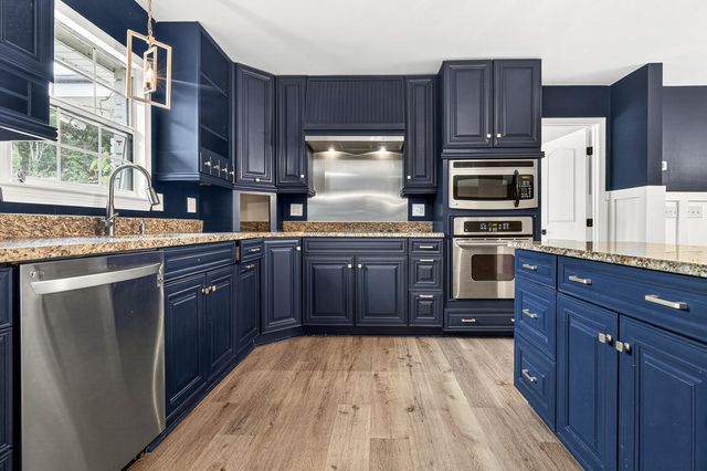 23 Shadowmoss Parkway, Charleston, SC 29414