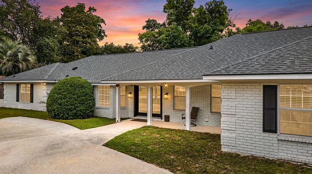 23 Shadowmoss Parkway, Charleston, SC 29414