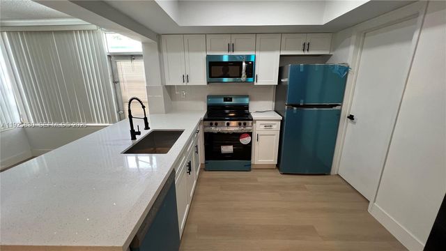 4177 NW 52nd Ave, Lauderdale Lakes, FL 33319