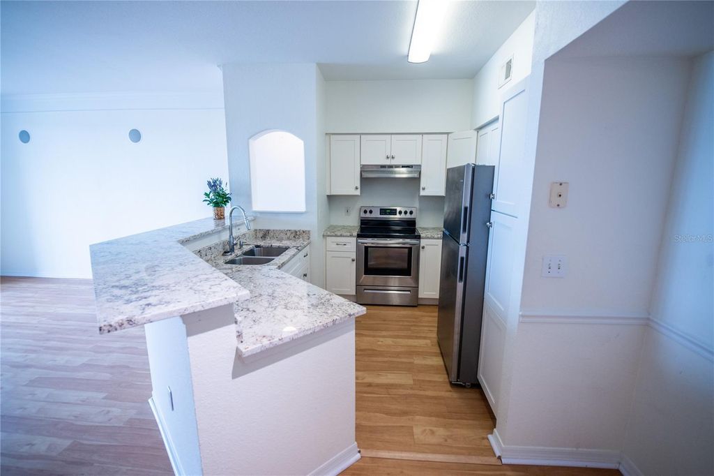 Image 6 of property listing at 3428 SOHO STREET 204, Orlando, FL 32835