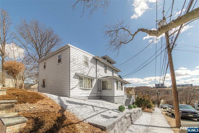 811 Pleasantview Terrace, Ridgefield, NJ 07657