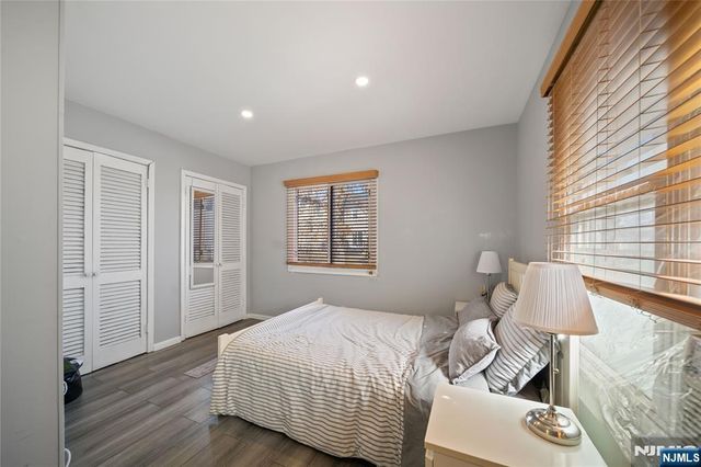 811 Pleasantview Terrace, Ridgefield, NJ 07657