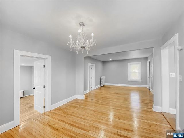 811 Pleasantview Terrace, Ridgefield, NJ 07657