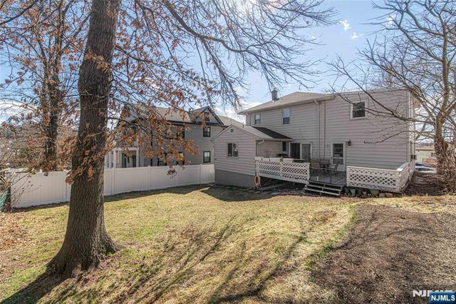 811 Pleasantview Terrace, Ridgefield, NJ 07657