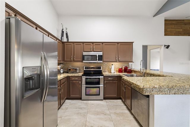 2102 APPLEGATE DRIVE, Ocoee, FL 34761