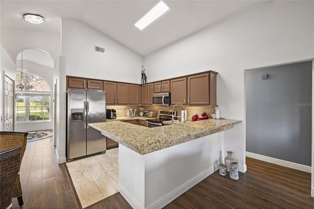 2102 APPLEGATE DRIVE, Ocoee, FL 34761