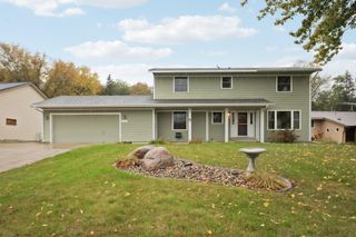 1440 Valley View Road, Chaska, MN 55318