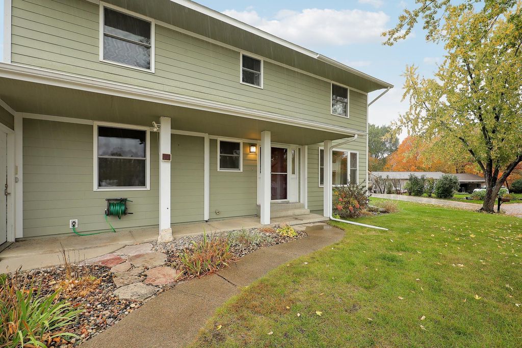 1440 Valley View Road, Chaska, MN 55318 — photo 2
