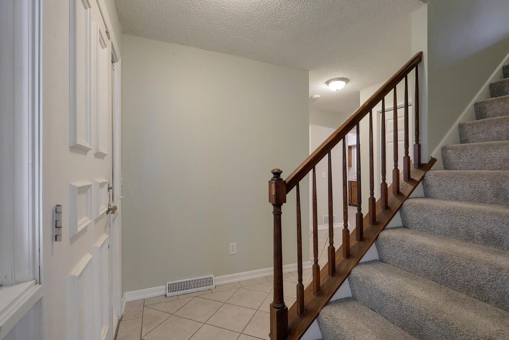 1440 Valley View Road, Chaska, MN 55318 — photo 3