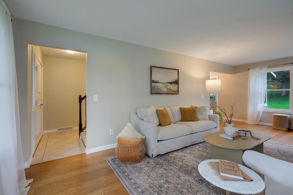 1440 Valley View Road, Chaska, MN 55318 — photo 4