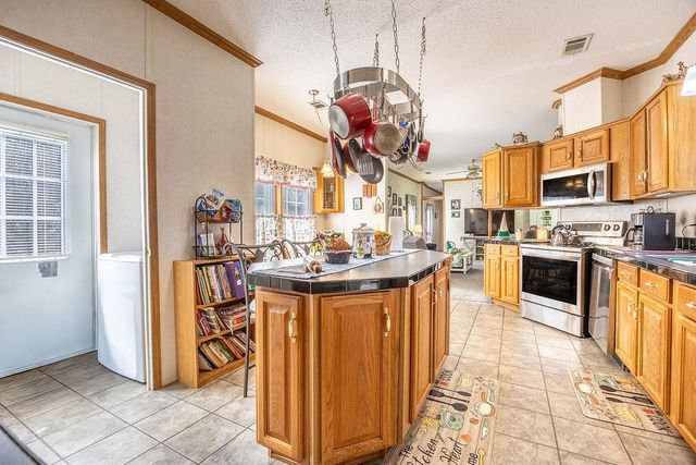 600 Old River Road, Starks, LA 70661