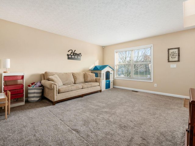 206 Fairgrounds Street, Pataskala, OH 43062