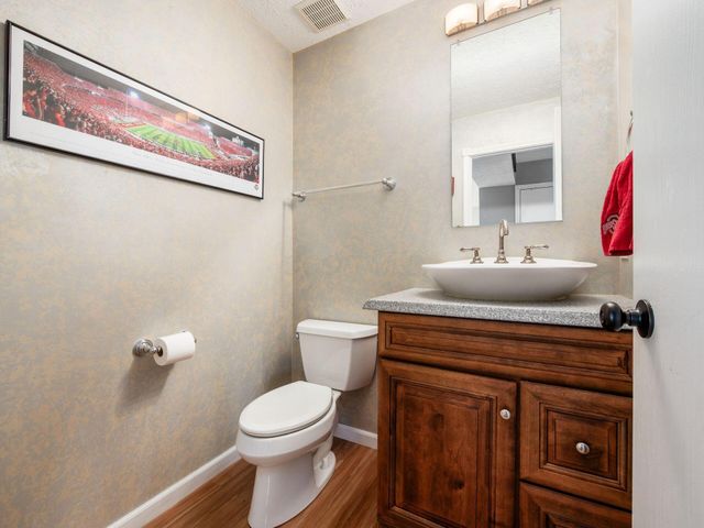 206 Fairgrounds Street, Pataskala, OH 43062