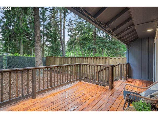 6865 Ne CLAREMONT Ave, Portland, OR 97211