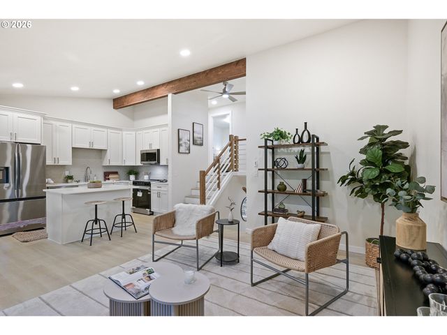 6865 Ne CLAREMONT Ave, Portland, OR 97211