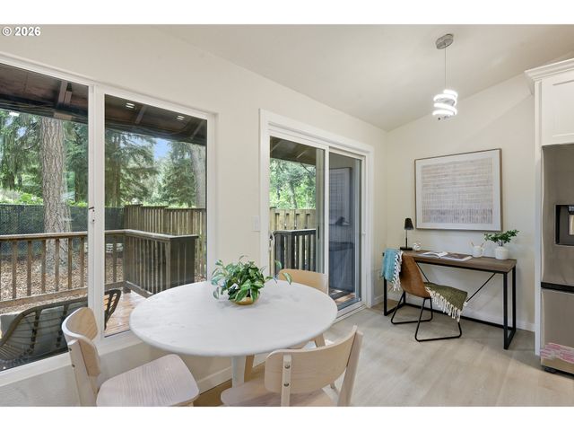6865 Ne CLAREMONT Ave, Portland, OR 97211