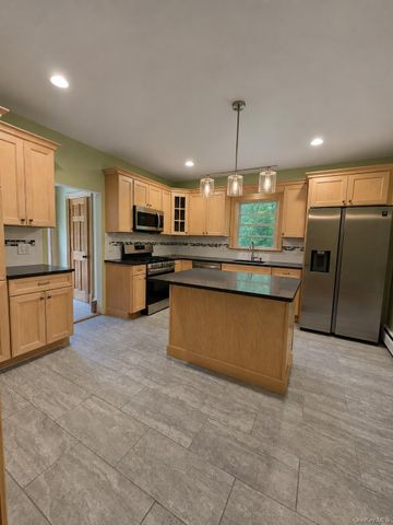 248 N Highland Avenue, Chestnut Ridge, NY 10965