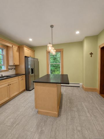 248 N Highland Avenue, Chestnut Ridge, NY 10965