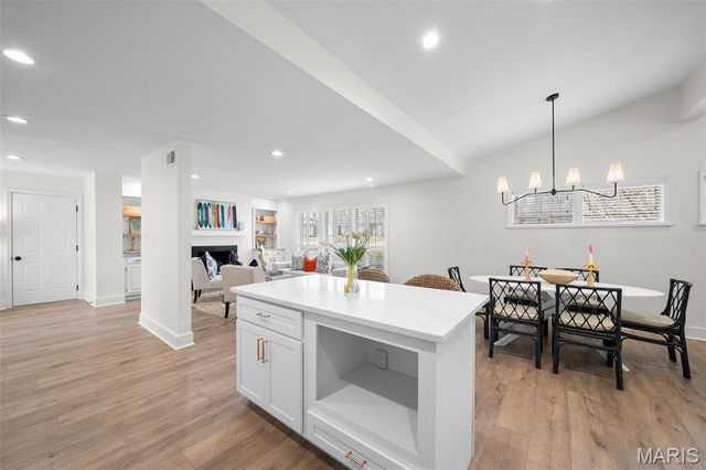 500 Beaucaire Drive, Warson Woods, MO 63122