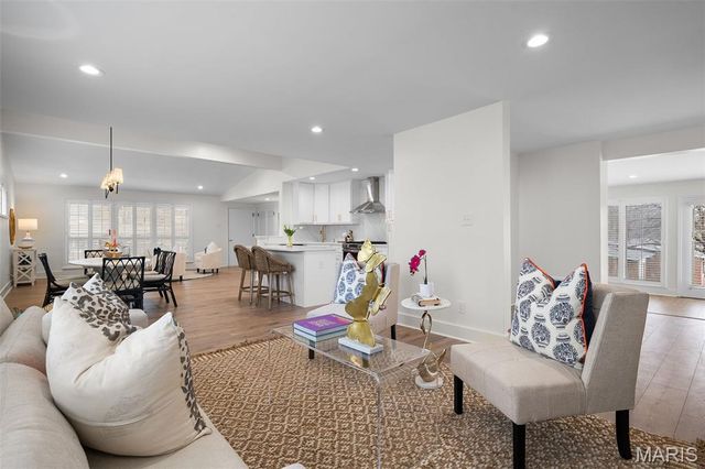 500 Beaucaire Drive, Warson Woods, MO 63122