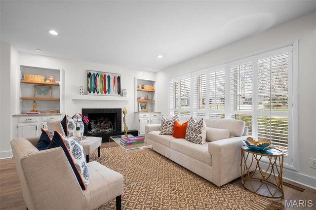 500 Beaucaire Drive, Warson Woods, MO 63122