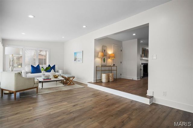 500 Beaucaire Drive, Warson Woods, MO 63122