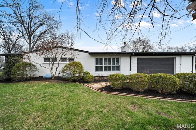 500 Beaucaire Drive, Warson Woods, MO 63122