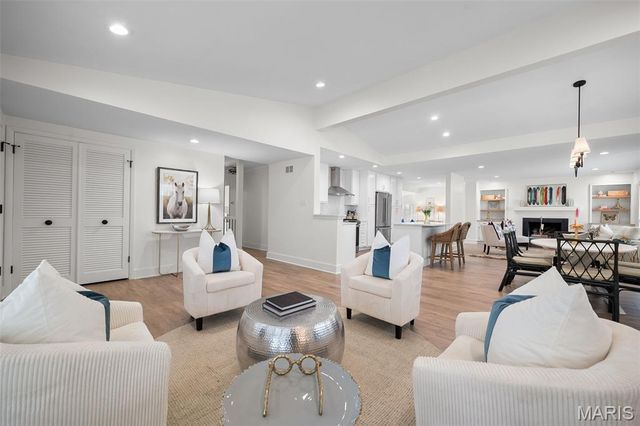 500 Beaucaire Drive, Warson Woods, MO 63122