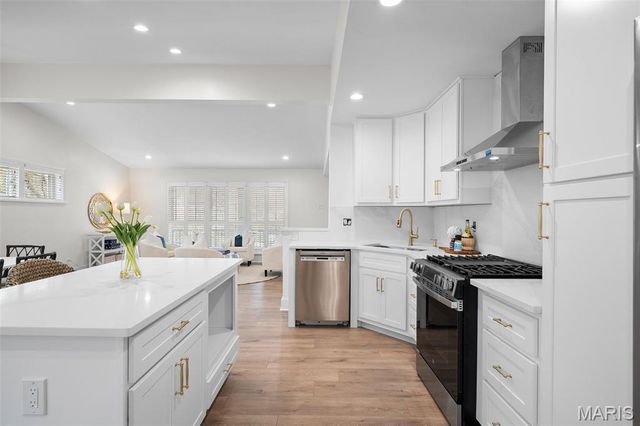 500 Beaucaire Drive, Warson Woods, MO 63122