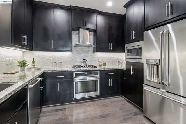 601 Sandalwood Dr 2, Livermore, CA 94551