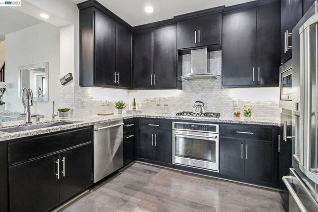 601 Sandalwood Dr 2, Livermore, CA 94551