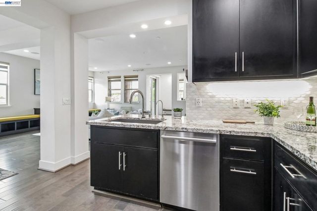 601 Sandalwood Dr 2, Livermore, CA 94551
