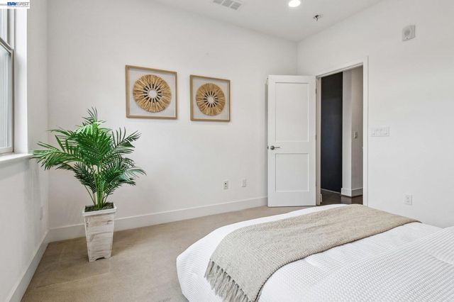 601 Sandalwood Dr 2, Livermore, CA 94551