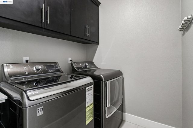 601 Sandalwood Dr 2, Livermore, CA 94551