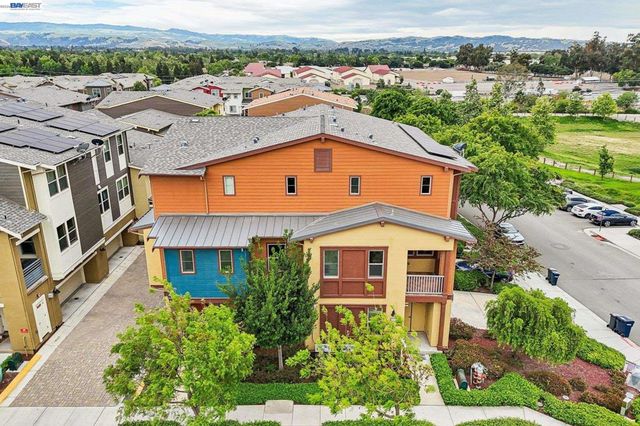 601 Sandalwood Dr 2, Livermore, CA 94551