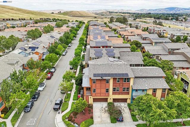 601 Sandalwood Dr 2, Livermore, CA 94551